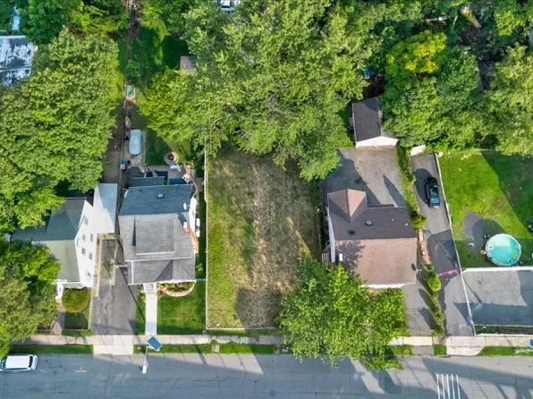 274 Clinton, East Orange City, NJ 07017