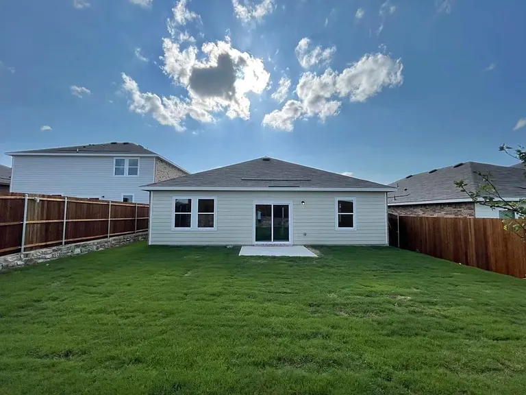 716 Wellington Dr — Photo 22
