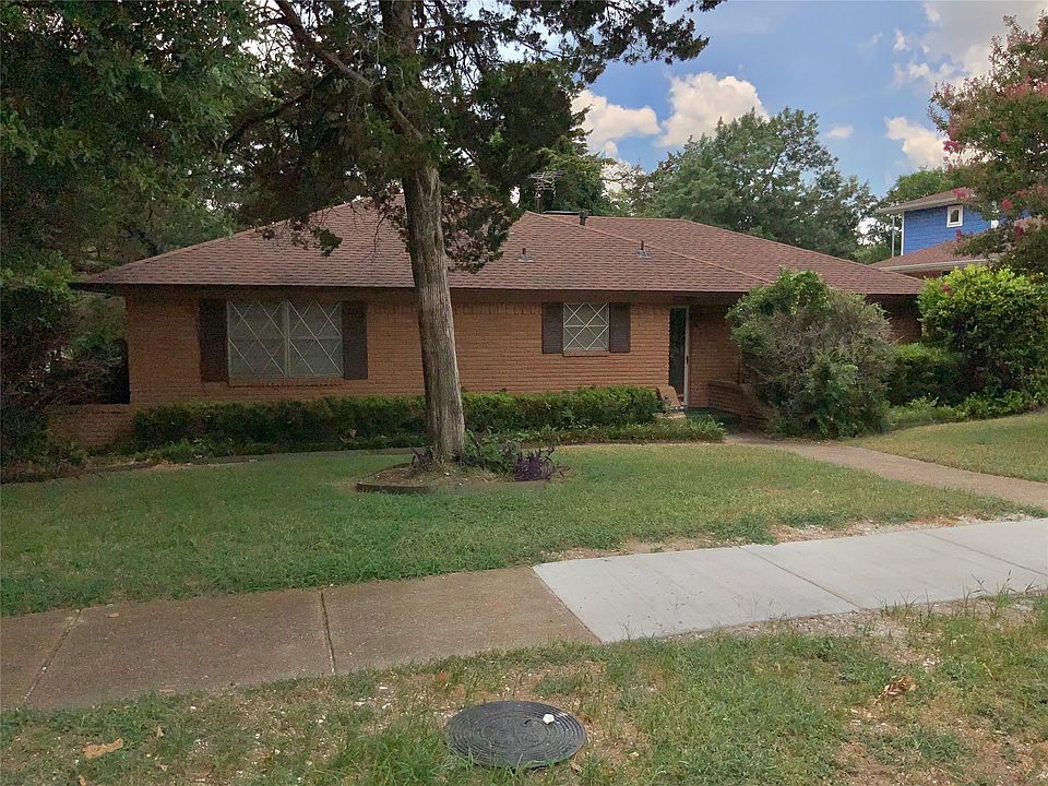 1st image of 814 Highland Oaks Dr