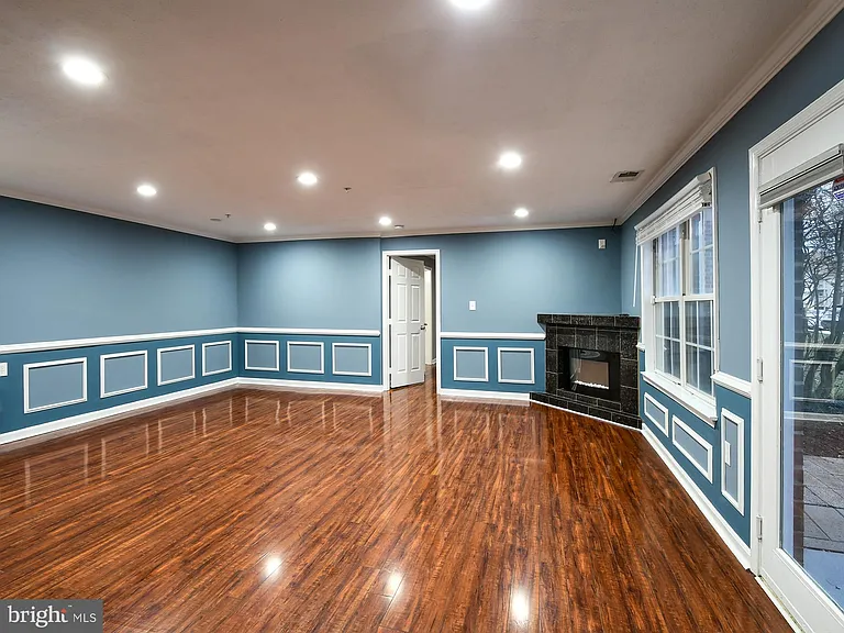 9720 Lake Pointe Ct #102 — Photo 7