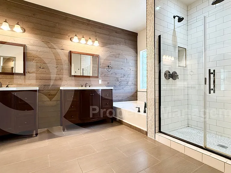 18446 E Peachtree Blvd — Photo 17