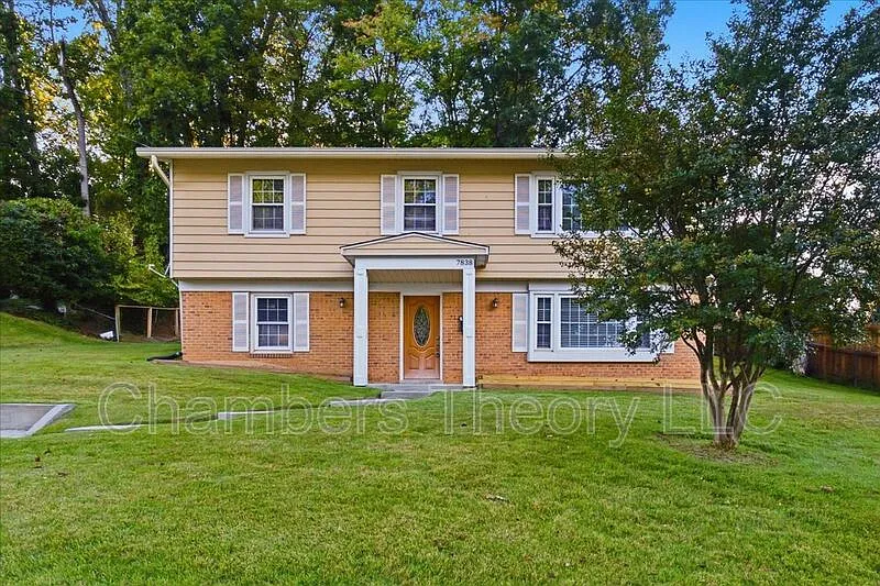 4 bed, 2.0 bath, 1120 sqft, $4,000 — Photo 2