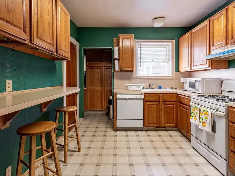 3076 Yorkshire Rd #1 — Photo 7