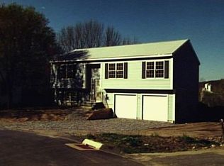 7 Bronson Lot Dr, Beacon Falls, CT 06403