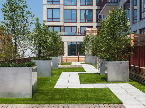 22-22 Jackson Avenue image 4 of 6