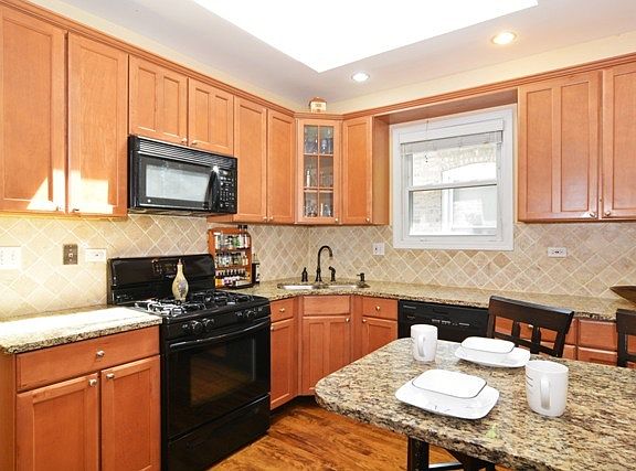 4th image of 4417 W Leland Ave