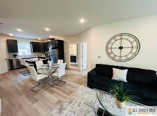 463 Old Post Rd, Edison, NJ 08817