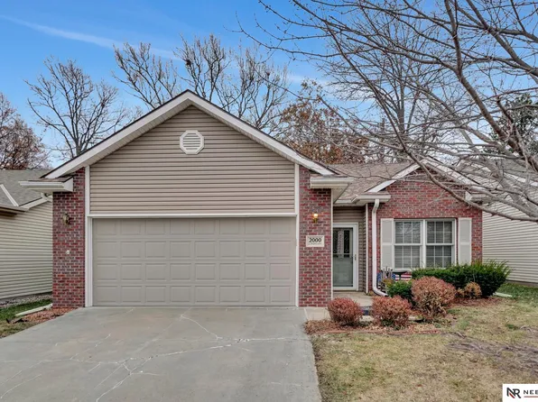 2000 S Knights Ln, Lincoln, NE 68506