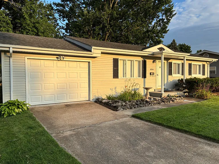6704 Flowervale Dr — Photo 1