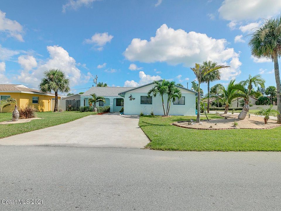 1st image of 300 Bahama Dr