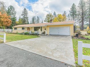 307 Espey Rd, Grants Pass, OR 97527