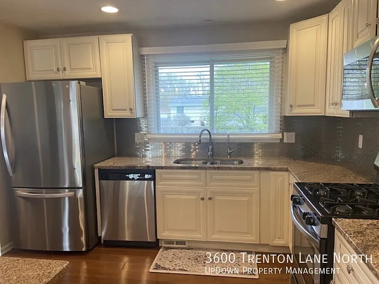 3600 Trenton Ln N — Photo 8