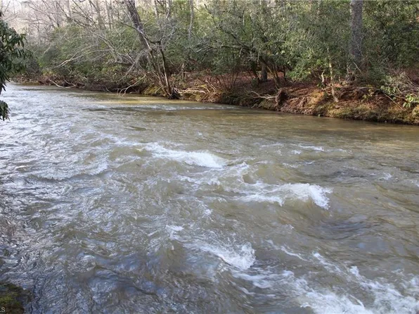 400 Mitchells Bend Trl, State Road, NC 28676