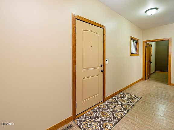 4th image of 6951 Farmstead Dr