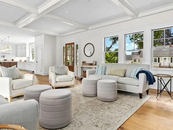 30 Alberta Ave, Newburyport, MA 01950