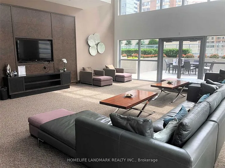 386 Yonge St #5103 — Photo 12
