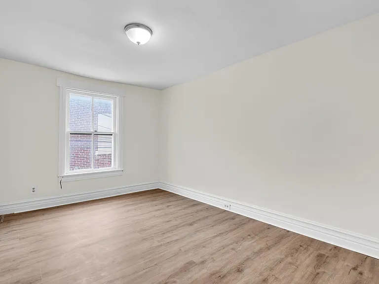 212 Peach St — Photo 18