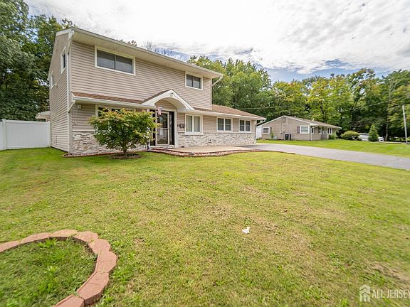 2nd image of 80 Stillwell Rd