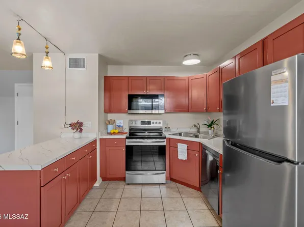 2841 N Columbus Blvd APT 33, Tucson, AZ 85712