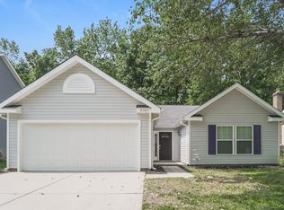 2105 David Earl Dr, Charlotte, NC 28213