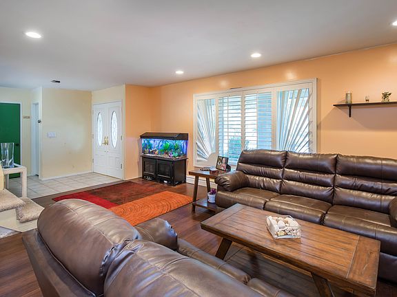 3rd image of 22964 Las Mananitas Dr