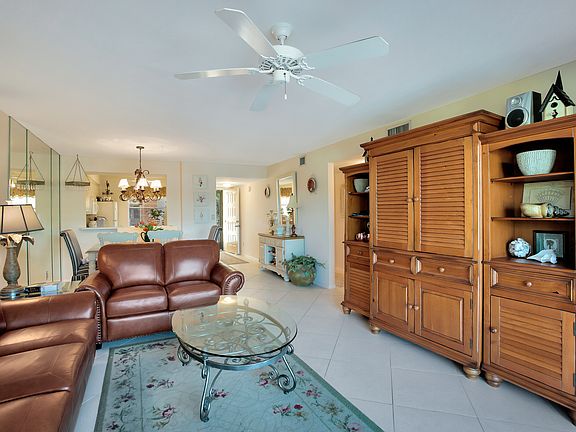 5th image of 219 Fox Glen Dr APT 1203
