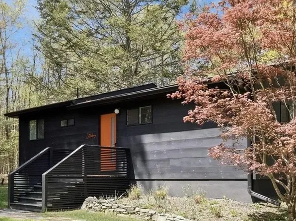 25-1 Upper Cherrytown Rd, Kerhonkson, NY 12446