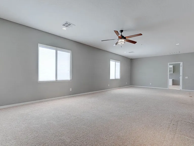 2589 Chateau Clermont St — Photo 4