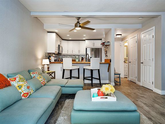 2nd image of 8366 Via Sonoma Unit E