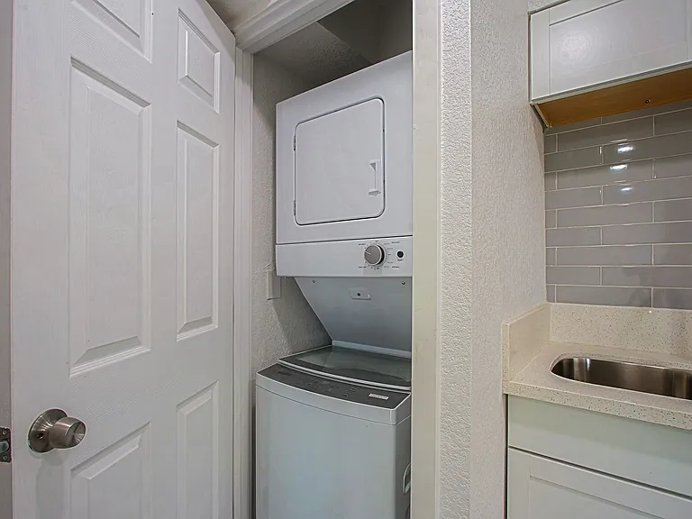 2525 N 52nd St #12A — Photo 12