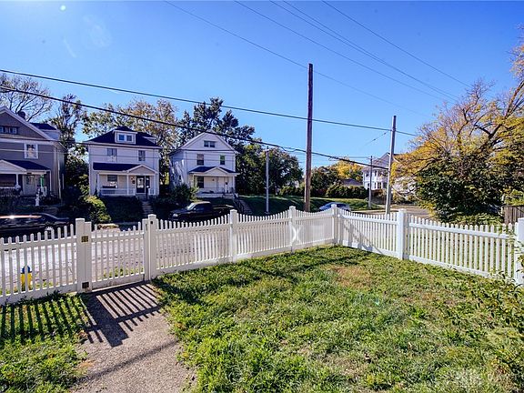 5th image of 1112 Linden Ave