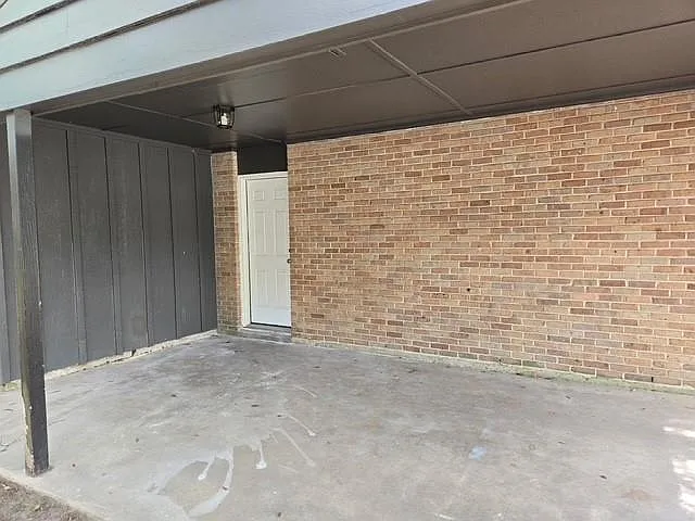 4 bed, 1.5 bath, 1189 sqft, $1,550 — Photo 2