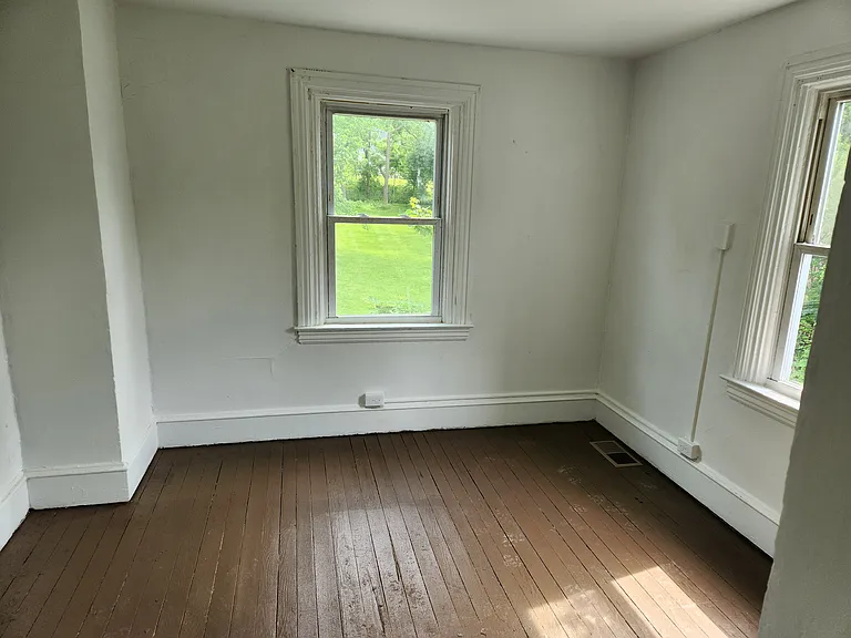 1810 Olive St — Photo 13