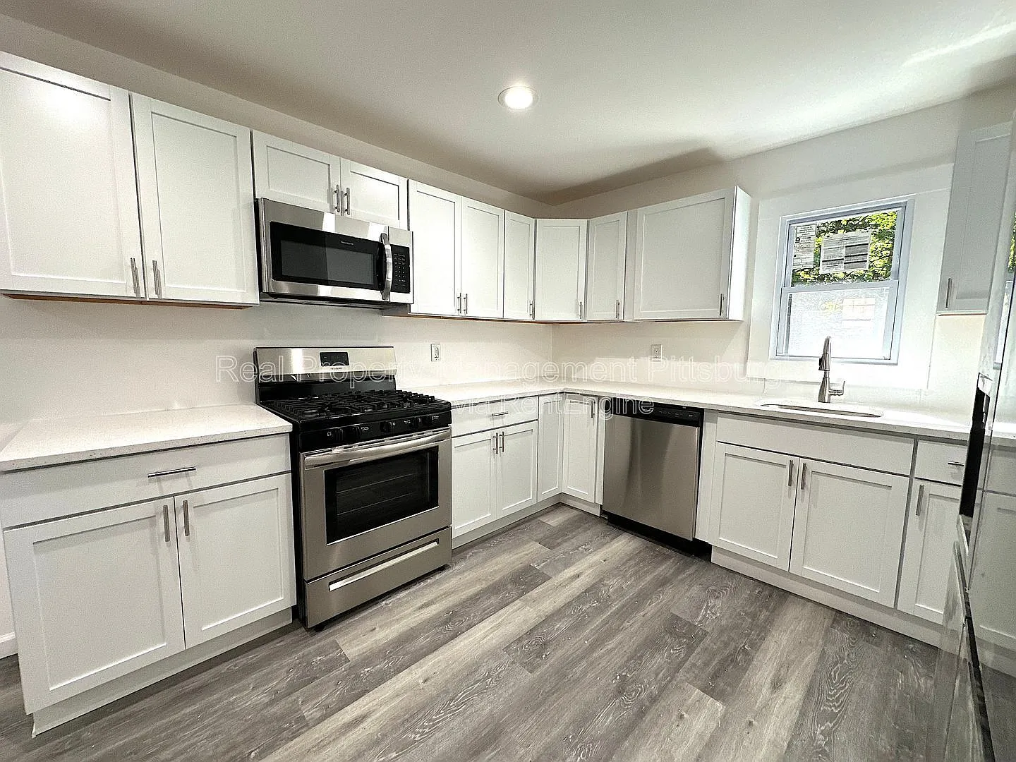 3 bed, 2.0 bath, 1325 sqft, $1,695 — Photo 1