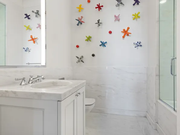 520 Park Avenue image 13 of 23