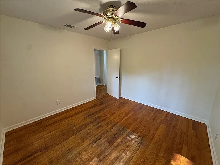 713 Iris Ave — Photo 14