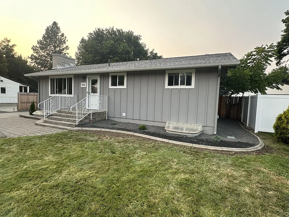 901 W Lacrosse Ave