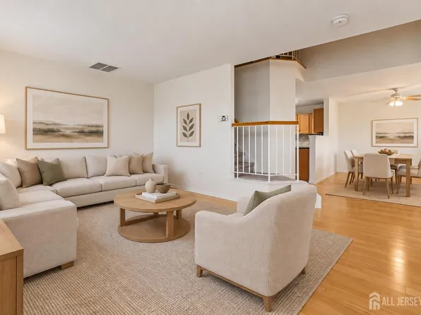 2 Puchala Dr, Parlin, NJ 08859