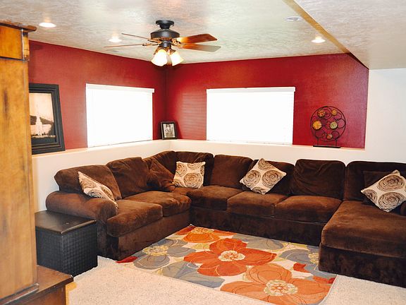 5th image of 1409 N 1975 W