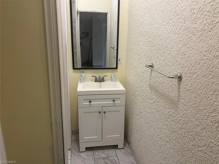 923 Sunrise Blvd — Photo 8