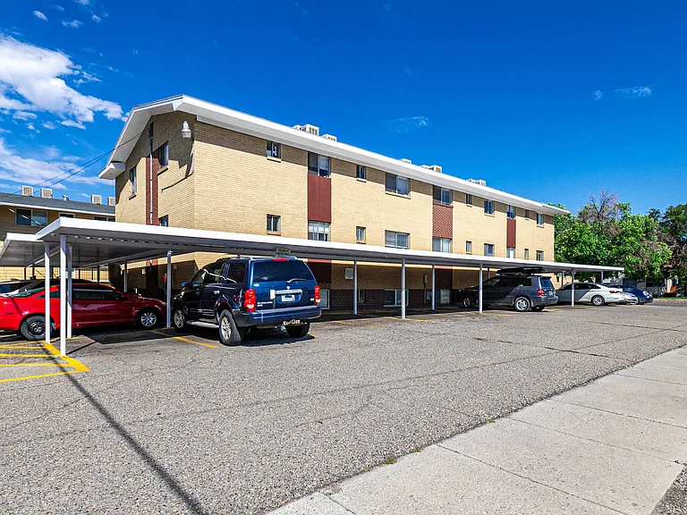 Summit View Apartments — Photo 10