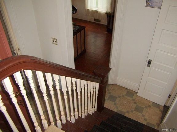 2nd image of 716 Linwood Ave