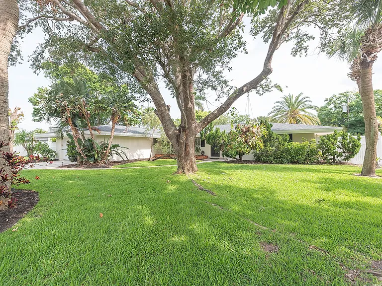 508 Poinsetta Blvd — Photo 4
