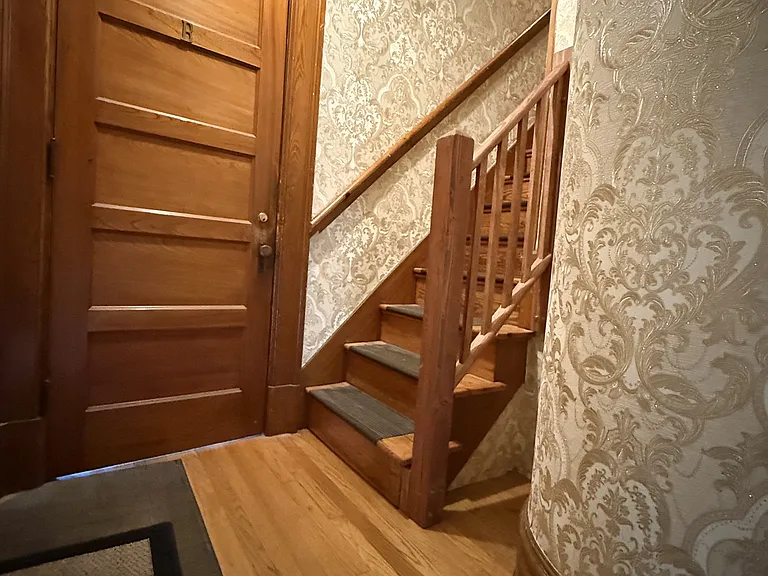85 E Spring St #B — Photo 12
