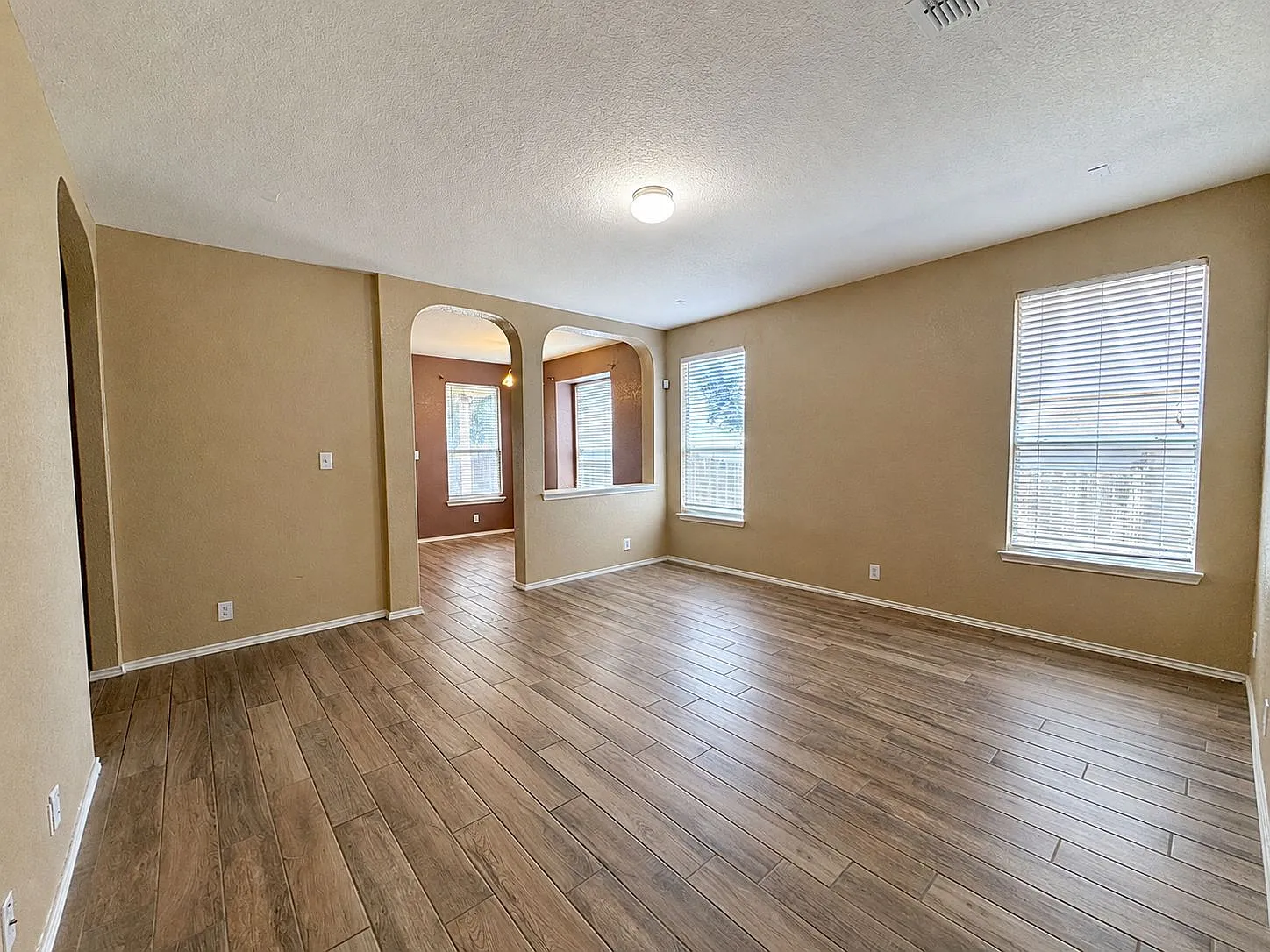 4 bed, 1579 sqft, $1,695 — Photo 2