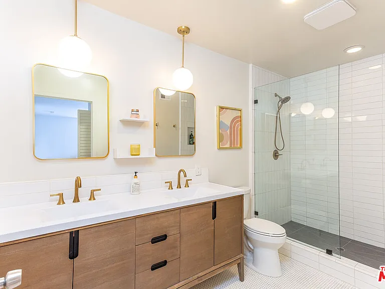 1617 S Beverly Glen Blvd #102 — Photo 17