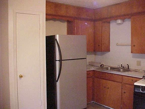 4th image of 616 Gayle St