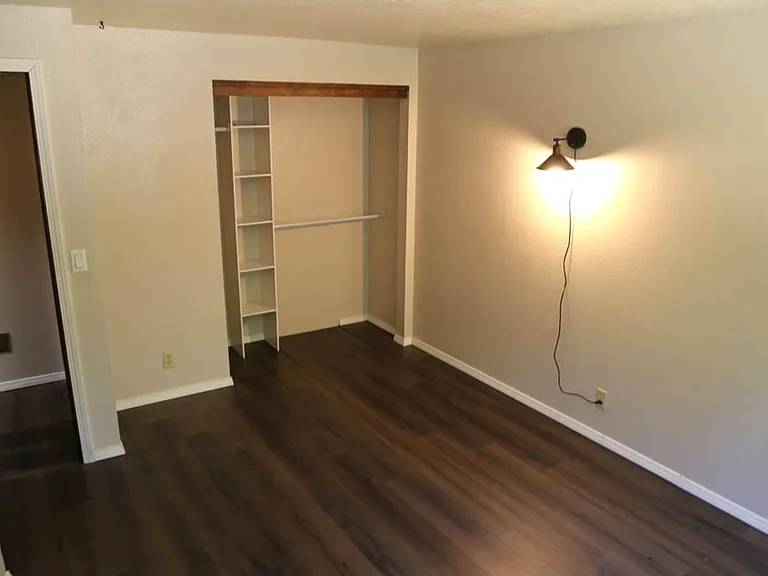 327 Marlon St — Photo 4