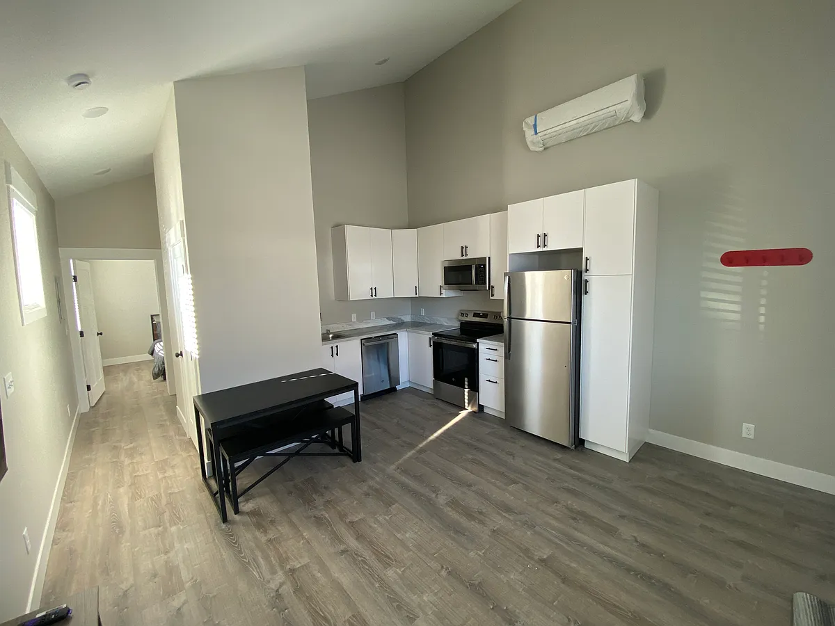 Building Photo - 267 S 4 W #1