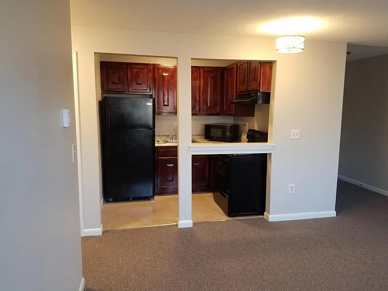 Whitney Manor — Photo 9